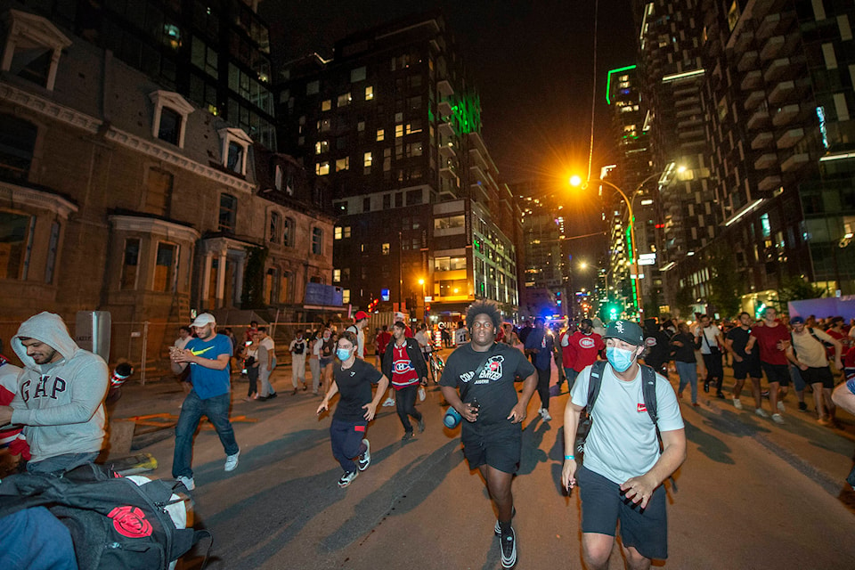 25624877_web1_210625-CPW-rowdy-Canadiens-Fans-tear-gas_1