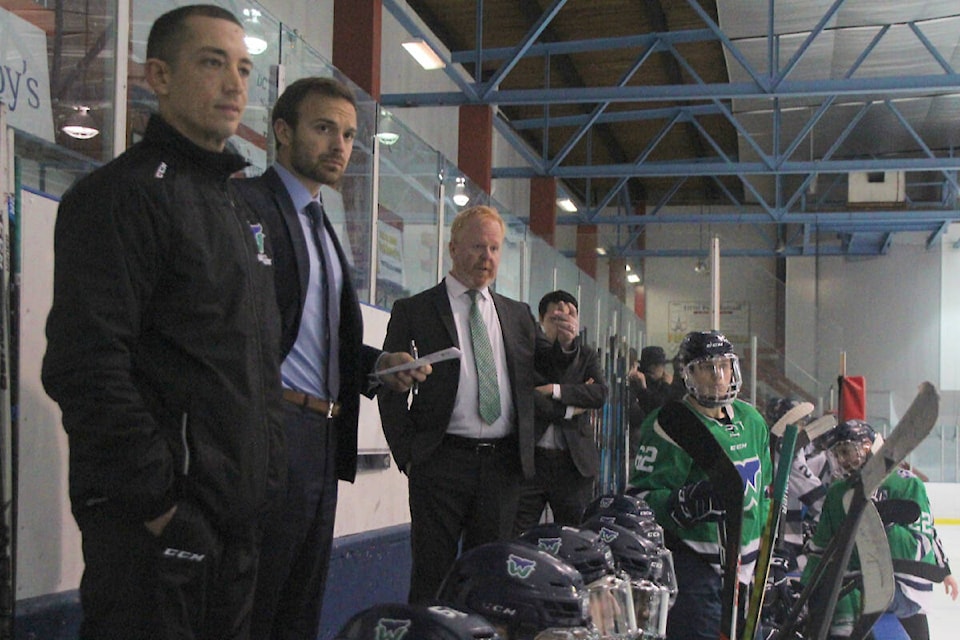 28354736_web1_Whalers-Bench