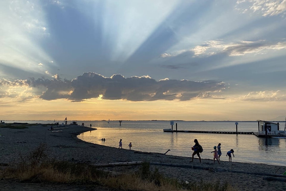 30263338_web1_220901-PAN-LifeguardSavesDrowningMan-CrescentBeach_1