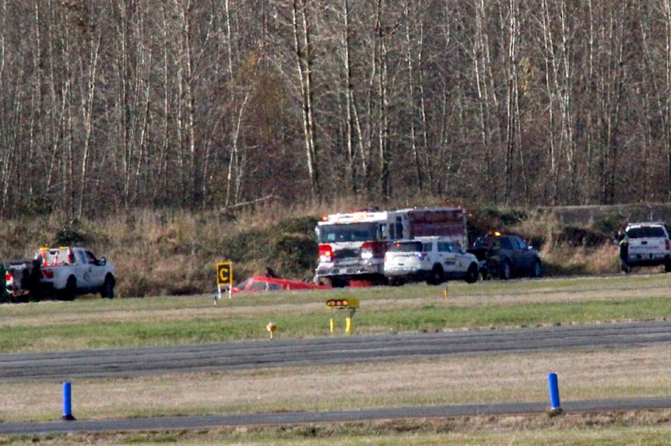 31118327_web1_221124-MRN-CF-airplane-into-ditch_1