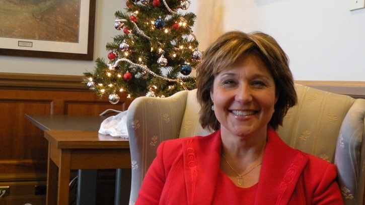44688BCLN2007ClarkChristyChristmas20167web
