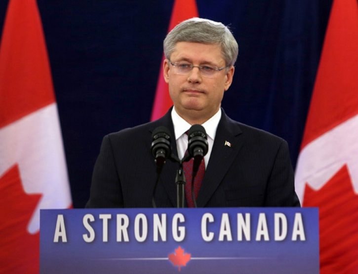 61528bellacoolastephen-harper-725x556