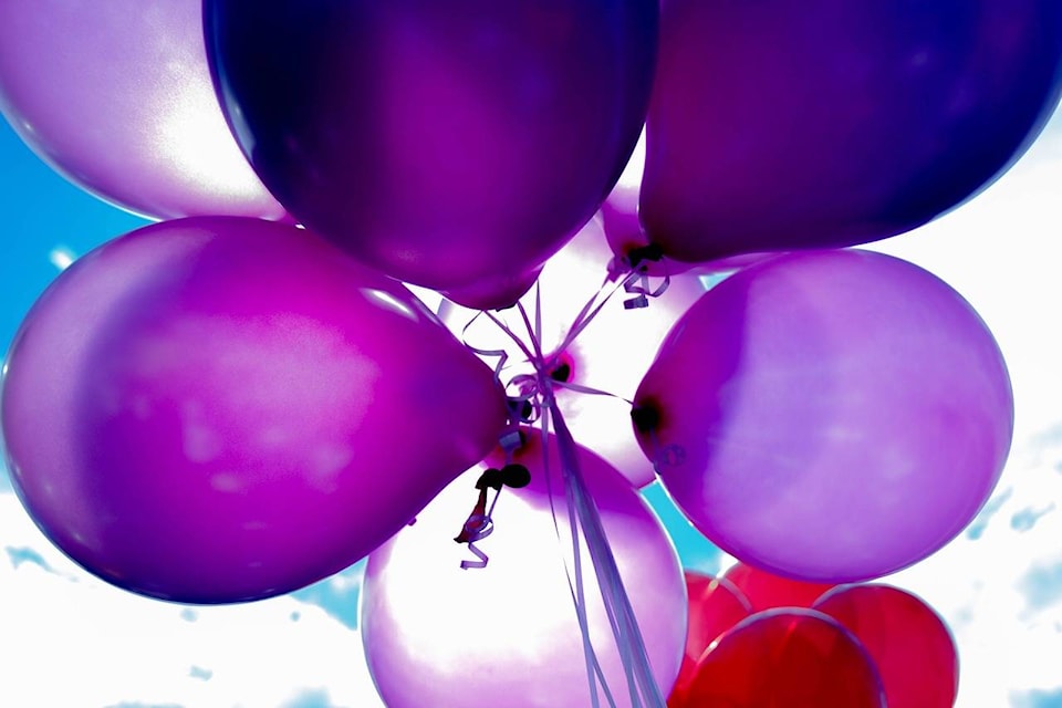 8242161_web1_balloons