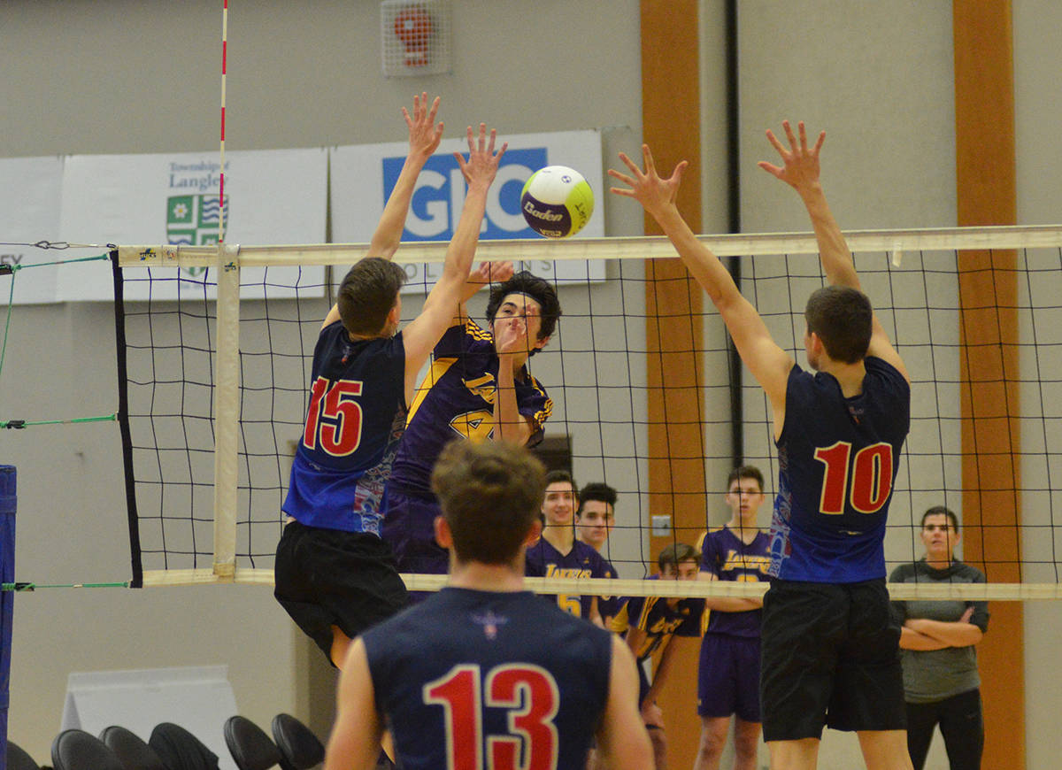 9625637_web1_171201-LAT-Sports-Volleyball-Penticton-Semiahmoo