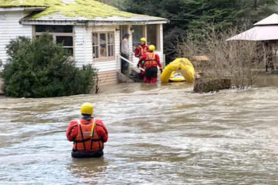 20385131_web1_200204-NBU-Cedar-Area-Evacuations_1