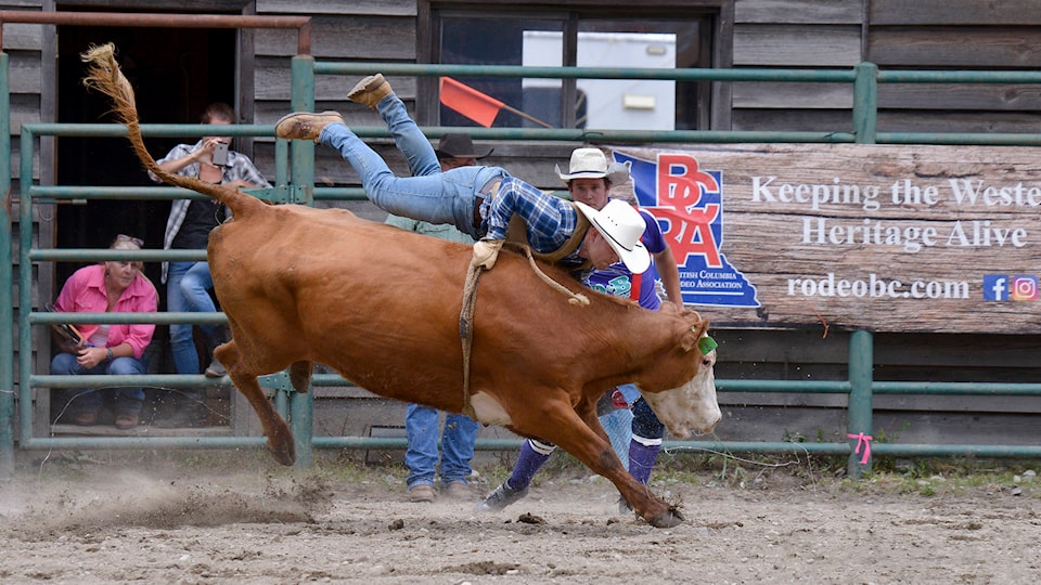 21296075_web1__DSC2900unorthodox-ride