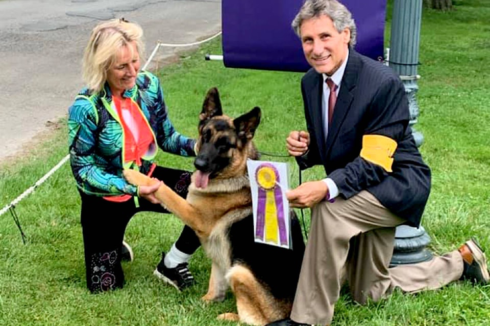 25522193_web1_210615-ALT-RU-German-Shephard-breeder-Arabella_1