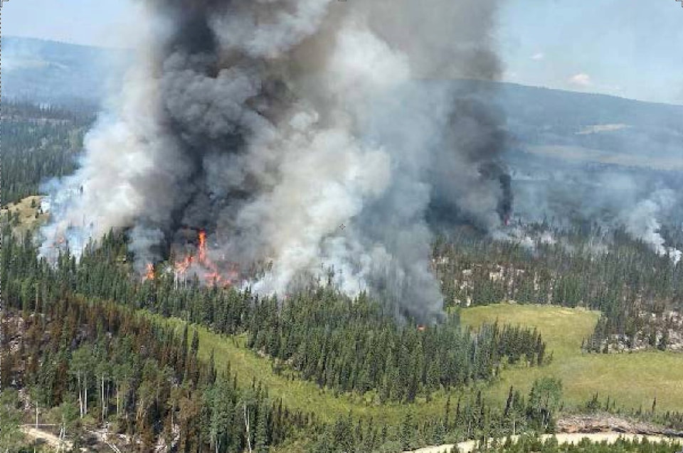 26003318_web1_210730-WLT-WildfireUpdate_1