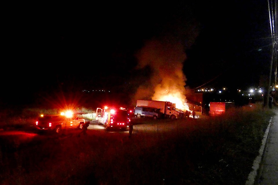 26267839_web1_210825-WLT-vehicle-fire-williamslake_1