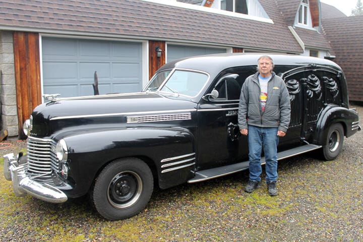 27348021_web1_211110-LDN-hearse-cliff-stronstad-car_1