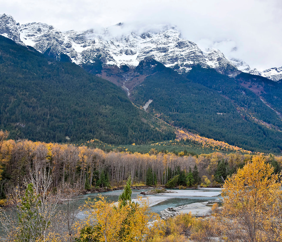 27374993_web1_211028-CMA-fall-mountains-valleyshot-bellacoola_1