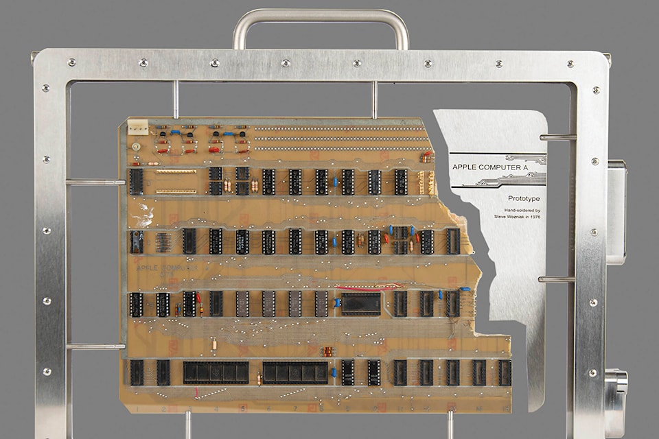 30137078_web1_220819-CPW-Apple-Computer-auction-prototype_1