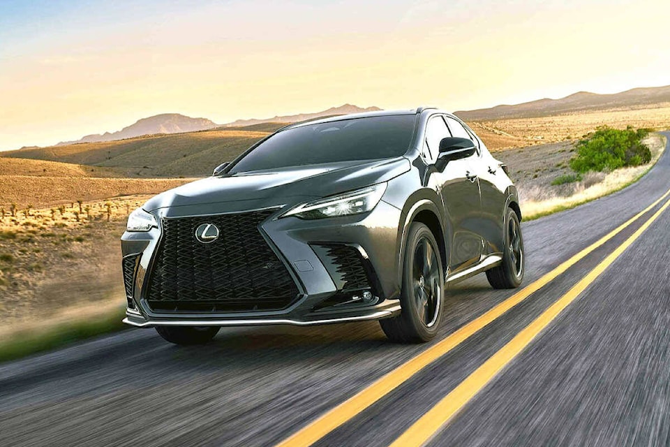 31272055_web1_221210-TodaysDrive-2022LexusNX_2