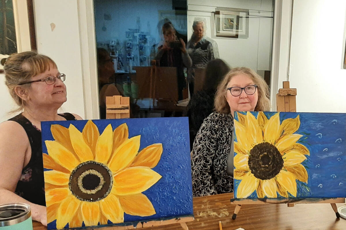 32503470_web1_230427-CMA-PaintNights_3
