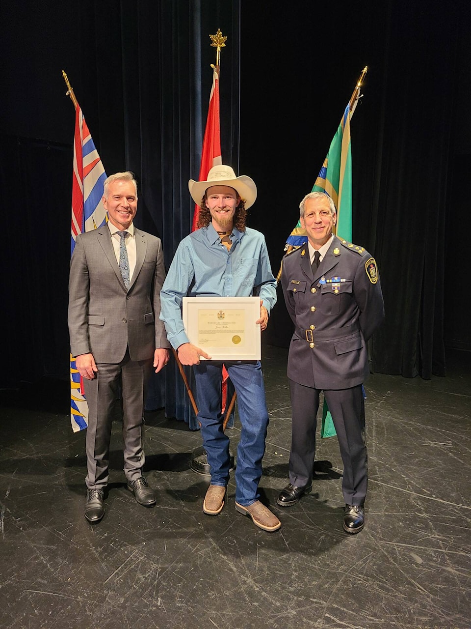 32966679_web1_230615-OMH-Police-Award_1