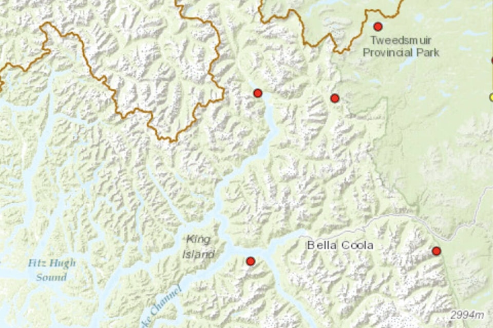 33250994_web1_230709-CMA-CoastalFires-BellaCoola_1