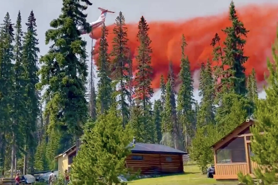 33281544_web1_230713-WLT-EligukLakeLodge-Fire_2