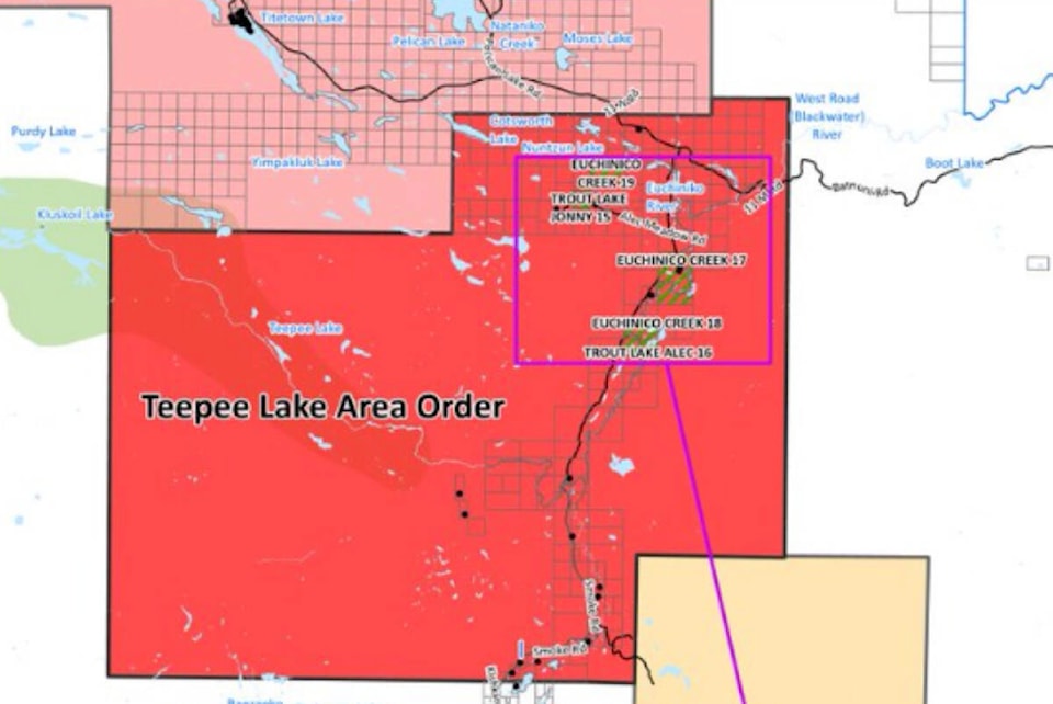 33289412_web1_230706-WLT-TeepeeLakeFire-Evac_1