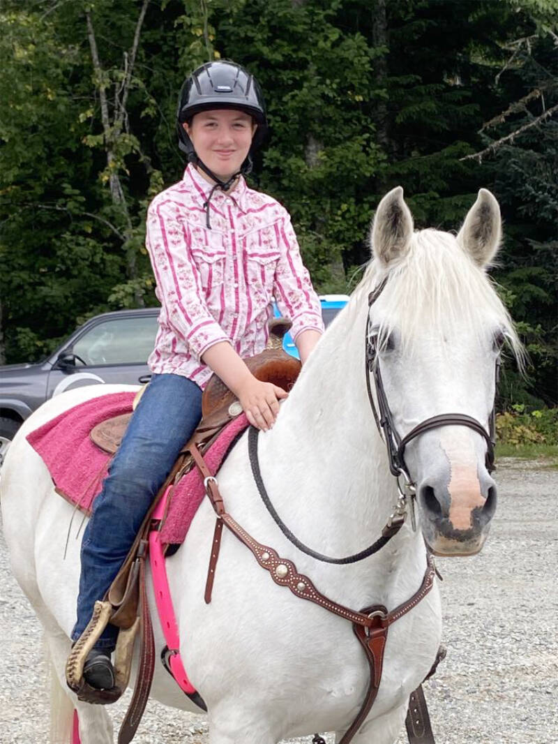 33972814_web1_230928-CMA-Parade-Riders_8