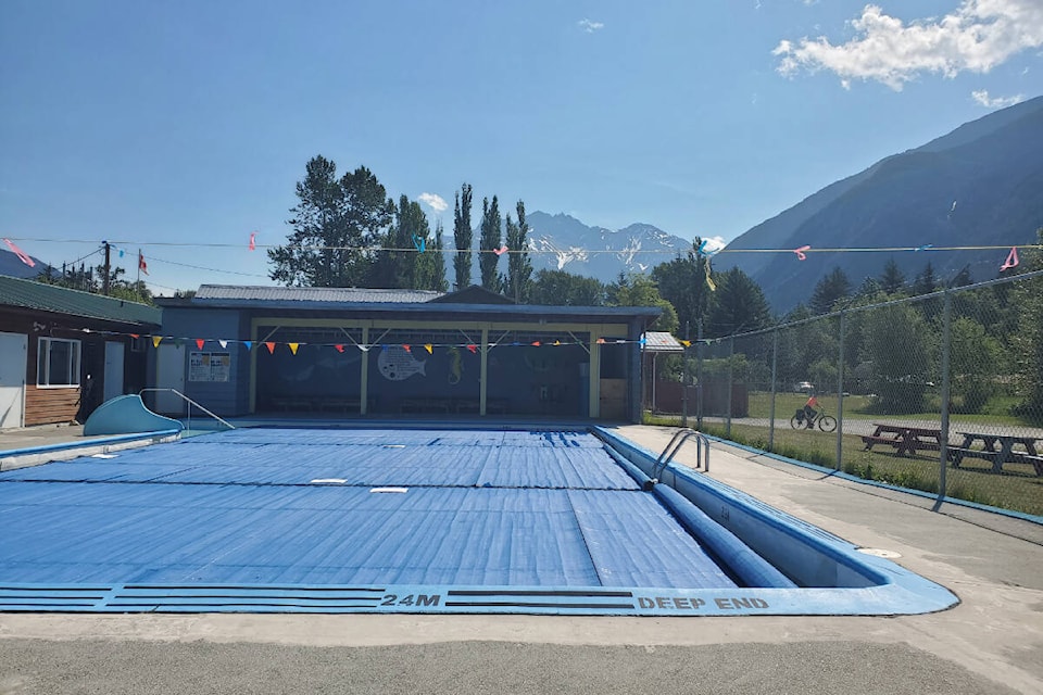 34285119_web1_231026-CMA-PoolUpgrade_1
