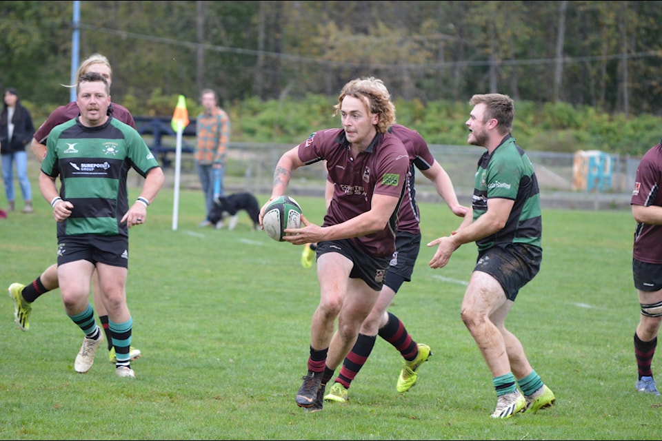 Inside centre Nick Gilmour running with the ball