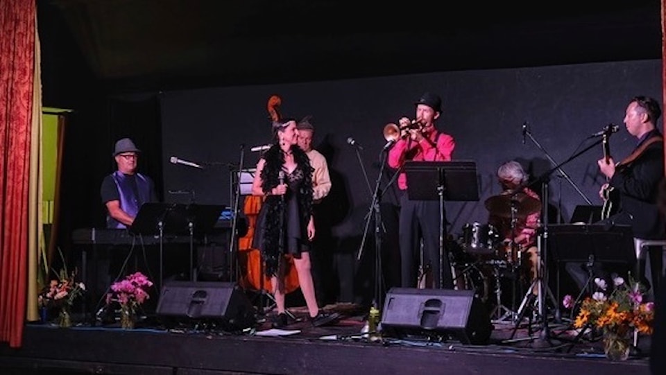 241030-cvr-palace-band