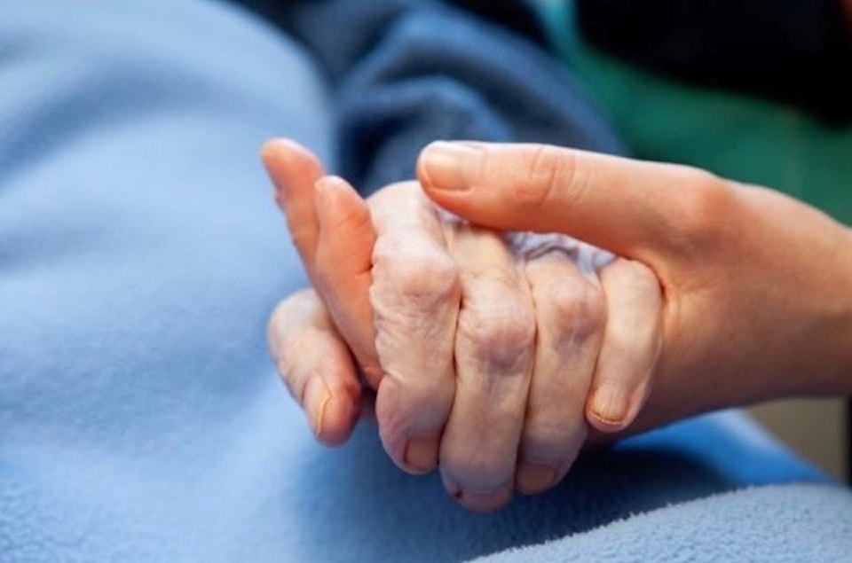 250820-cvr-seniors-hands