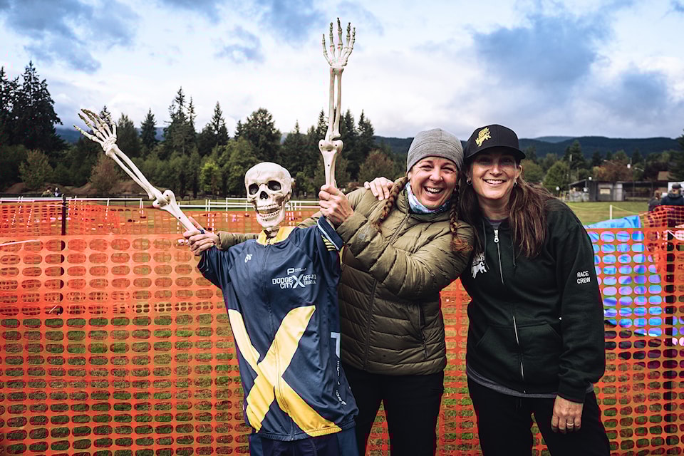 sarah-raida-and-bones