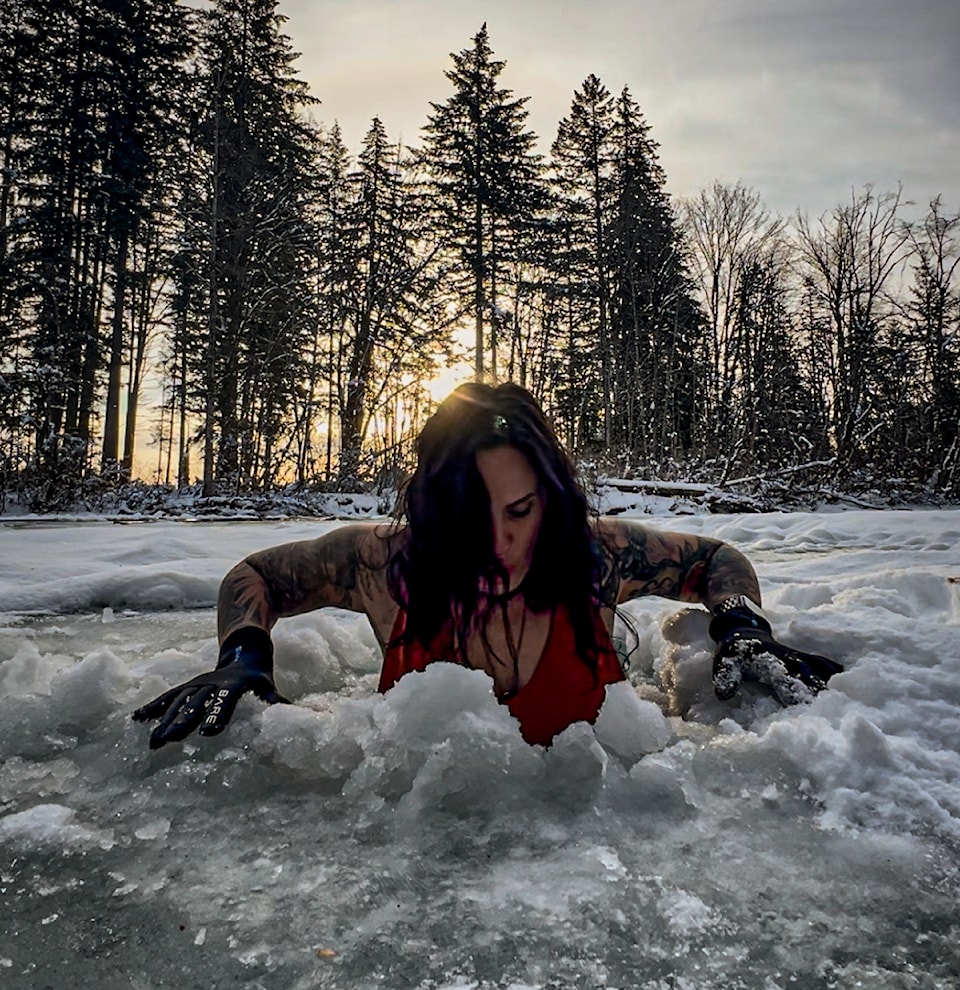 250226-cvr-leasha-maclennan