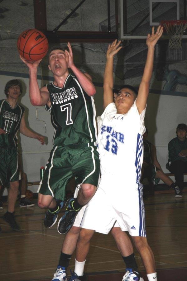 12980comox09VANhoops