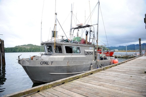 18495comox09boat