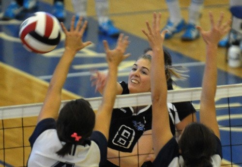 27021comox09vball