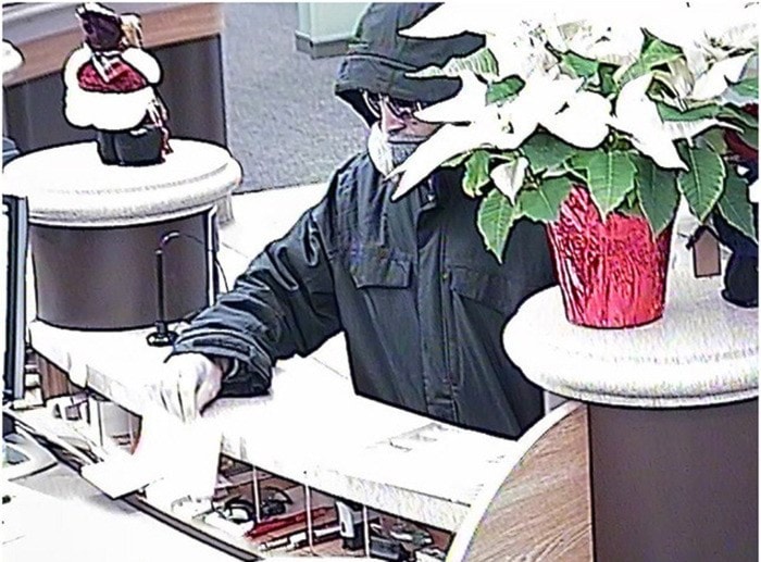 27927comox09robbery_web