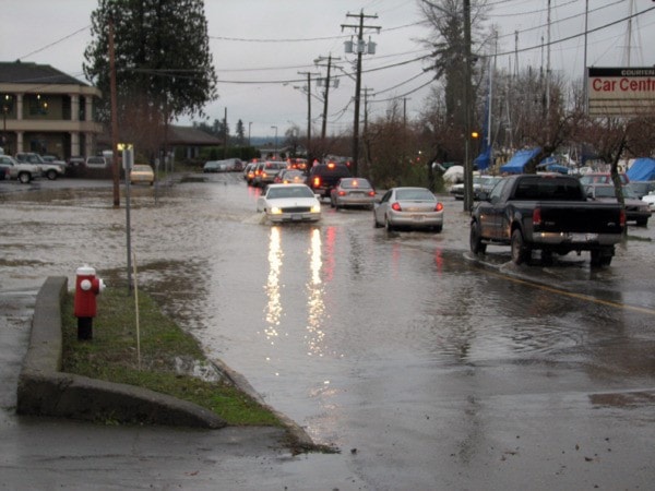 50998comox09floods