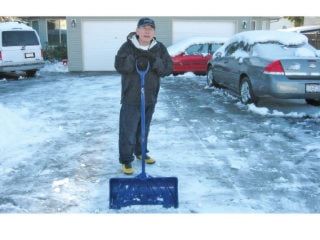 5956NewS.8.20110113171624.Frontsnowydriveway_20110114