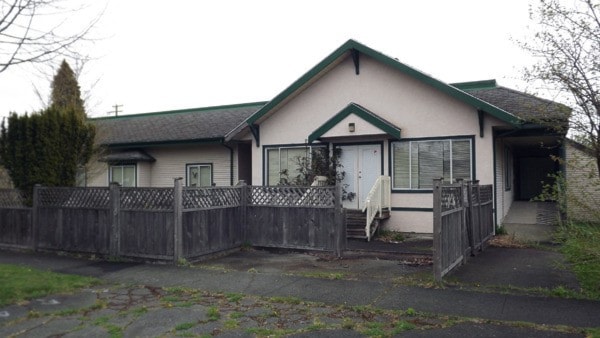 66897comox09shelter