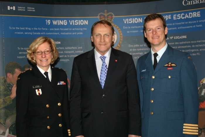 80842comox0919wing