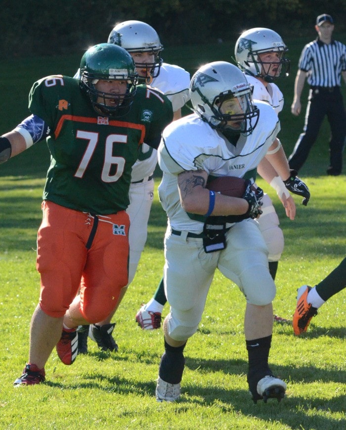 82889comox09football