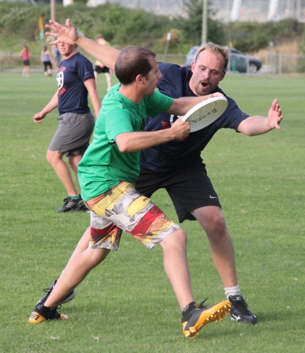 87739comox09frisbee