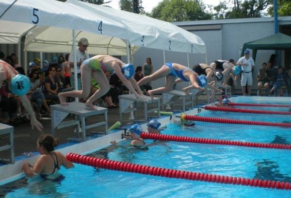 18270comox09swimmers