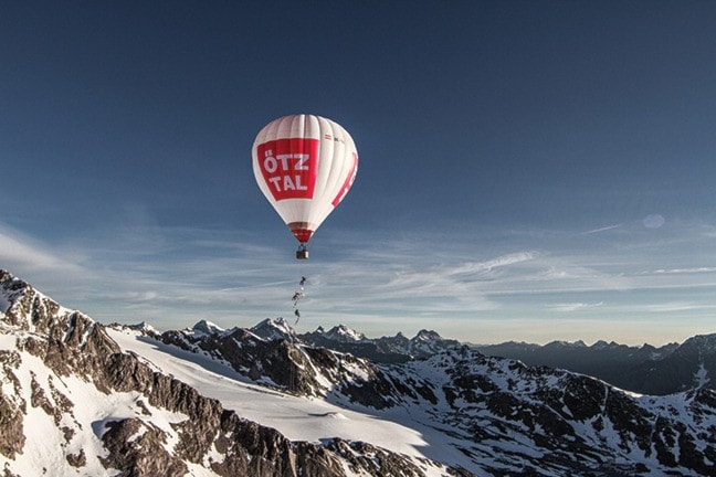 From the film Balloonskiing – Heimschnee. © Andreas Vigl.
