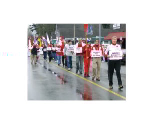 32498NewS.8.20110120172241.Walk_20110121