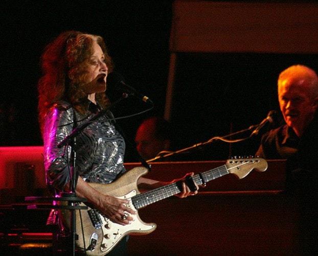 Bonnie Raitt and Mike Finnigan belt out a tune.
Photo by Terry Farrell
