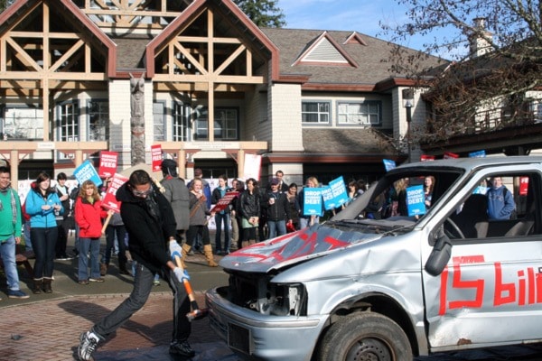77723comox09protest5x3.5