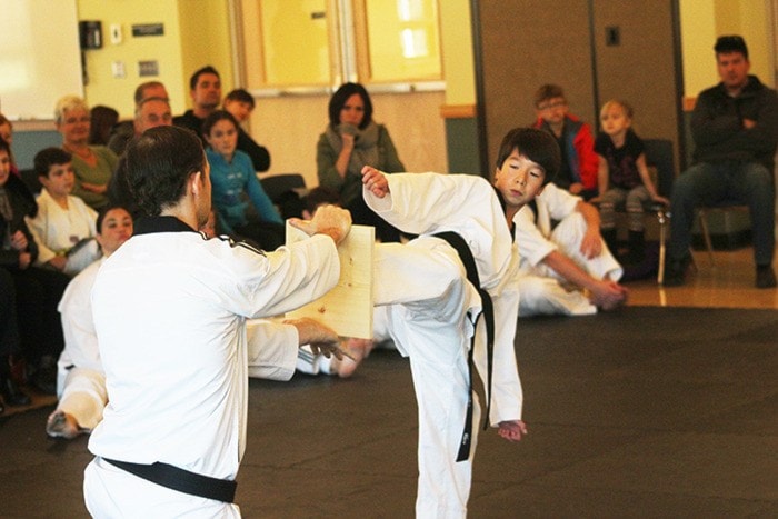 88895comox09tkd-webd17