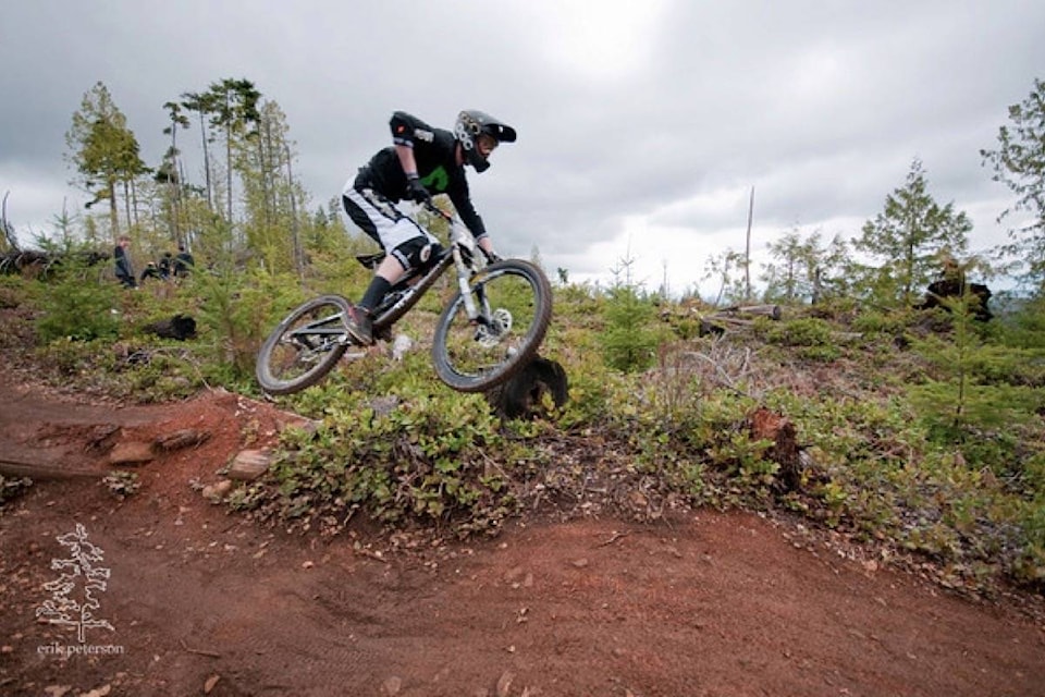 web1_170427-CVR-M-UROC-DH