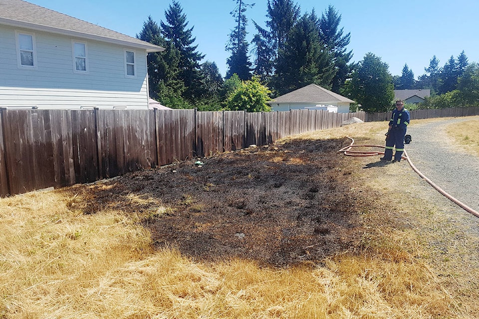 7857466_web1_copy_170726-CRM-grass-fire_1