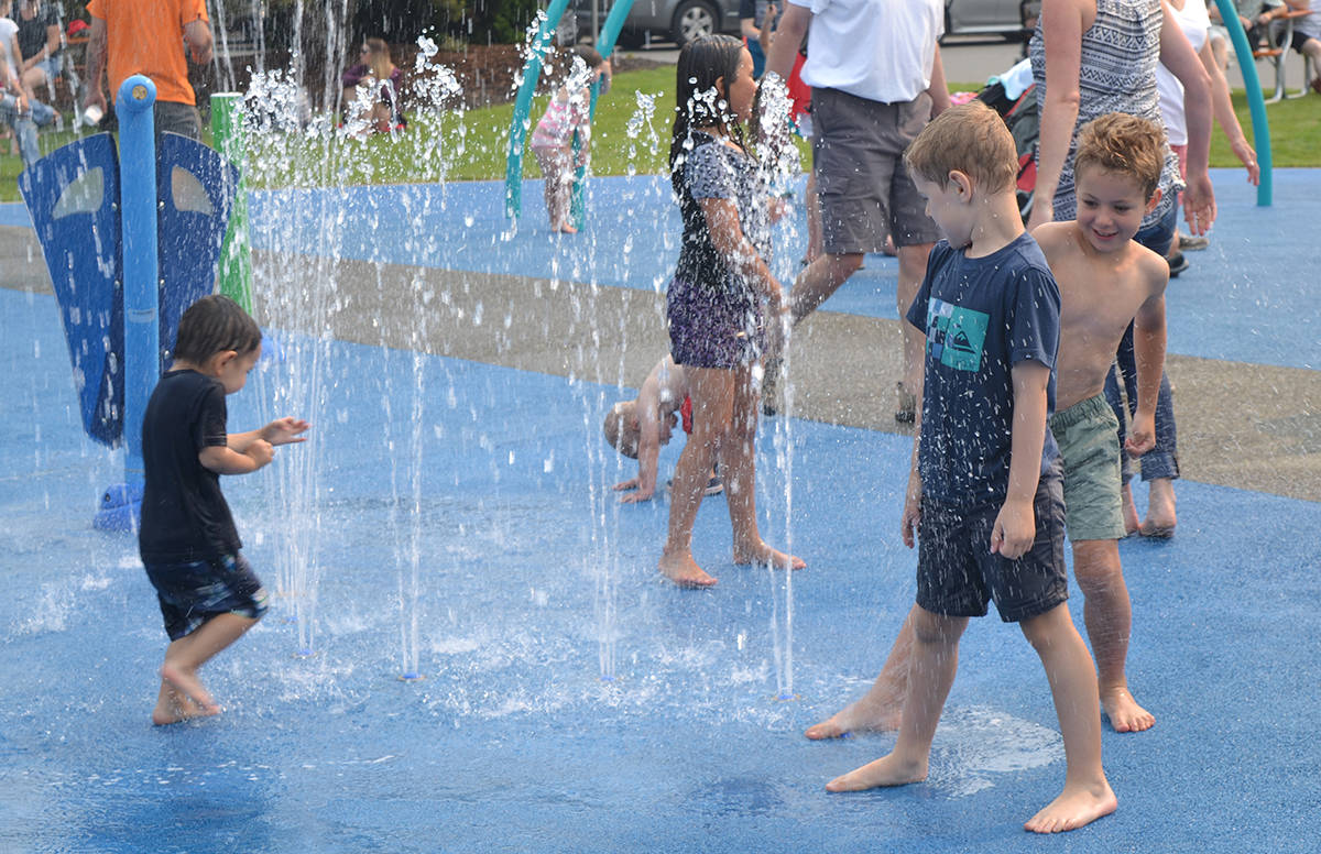 8002087_web1_170805-CVR-N-splashpark2