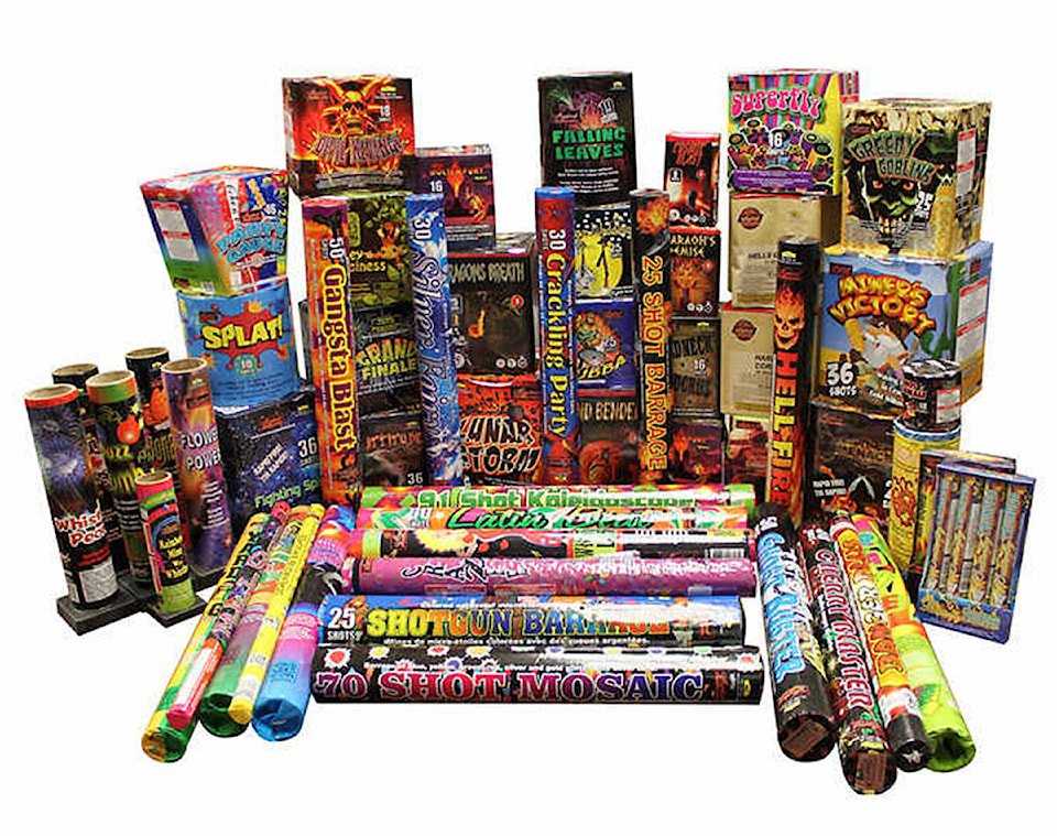 8131373_web1_fireworks-3