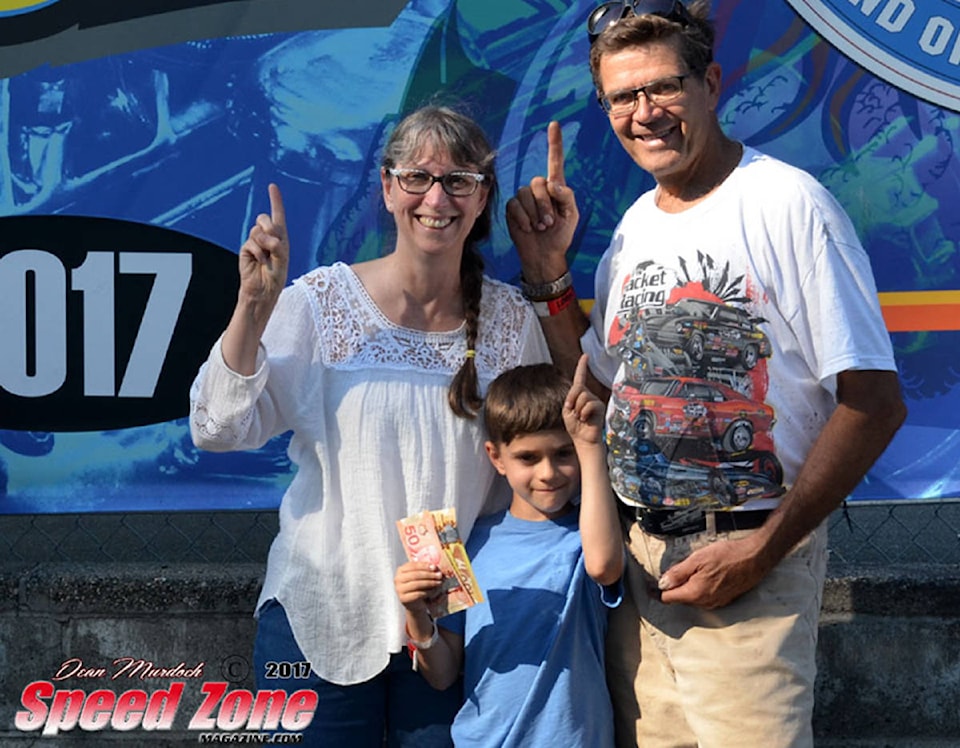 8335353_web1_170905-CVR-S-SchulteRacingTeam